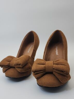 Jeffrey Campbell Cognac Puffy Bow Up Pumps Corduroy Minnie Mouse Size 7.5 NWOT